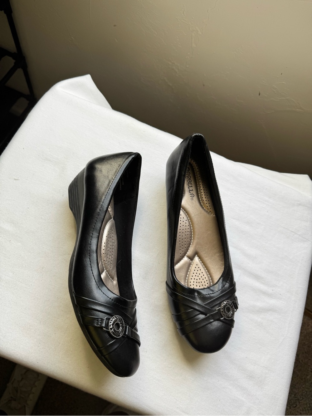 Marbella Miriam Black Round Toe Wedge Ballet Flat Size 9.5